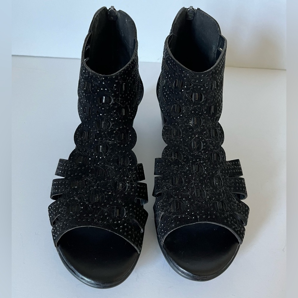 Black Laser Cut Platform Wedge Zipper Back Lightweight Sandals Boho Women Size 7 - Picture 5 of 7